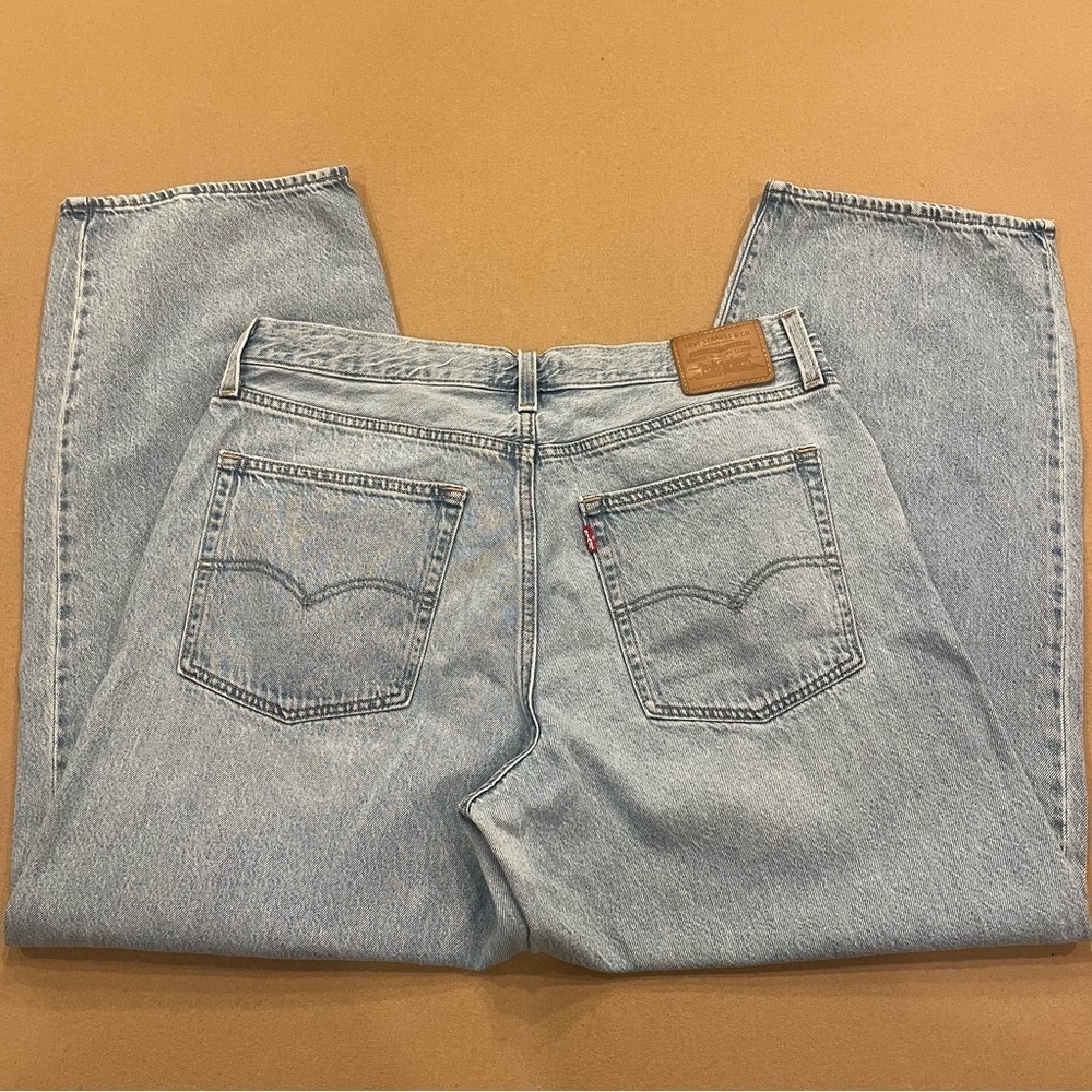 Women’s Levi’s Premium Baggy Dad Jeans Light Wash Distressed Size 32 - Picture 7 of 16